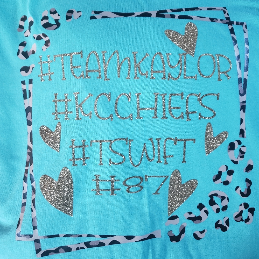 Mint green cotton tshirt. Large. #teamkaylor. Tswift. Tkelse